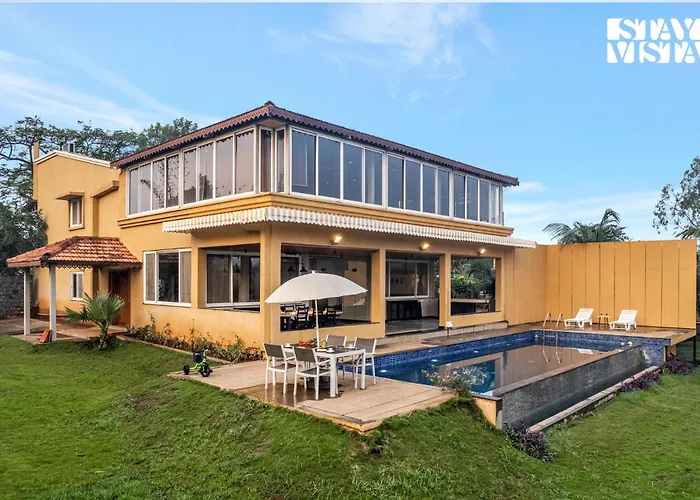 Stayvista At Countryside Meadows With Pool, Ac Pune